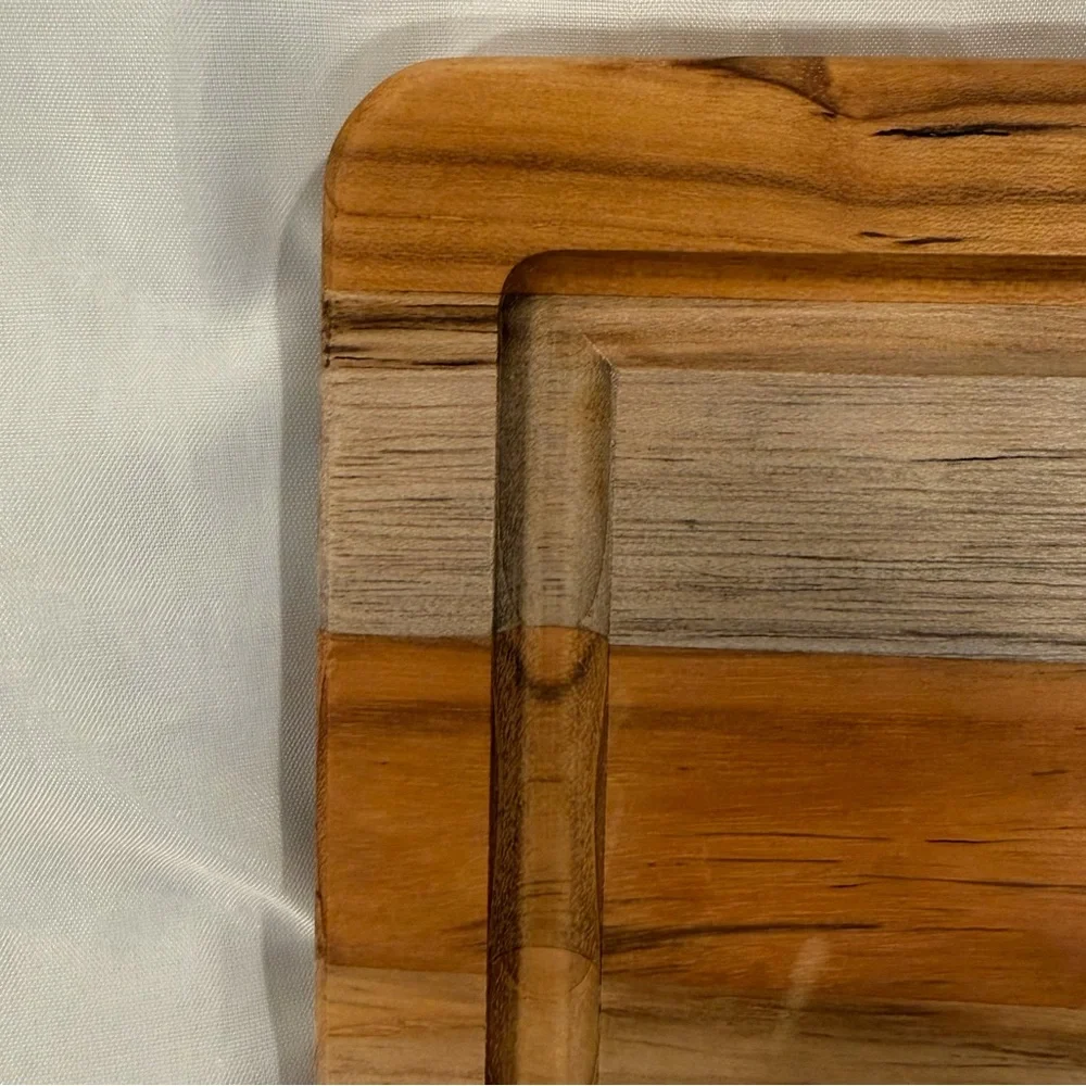NWOT Williams Sonoma Teak Wood Cutting & Carving Board (Large)
